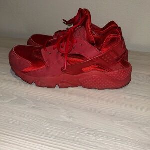 Red Huarache Tennis Shoes